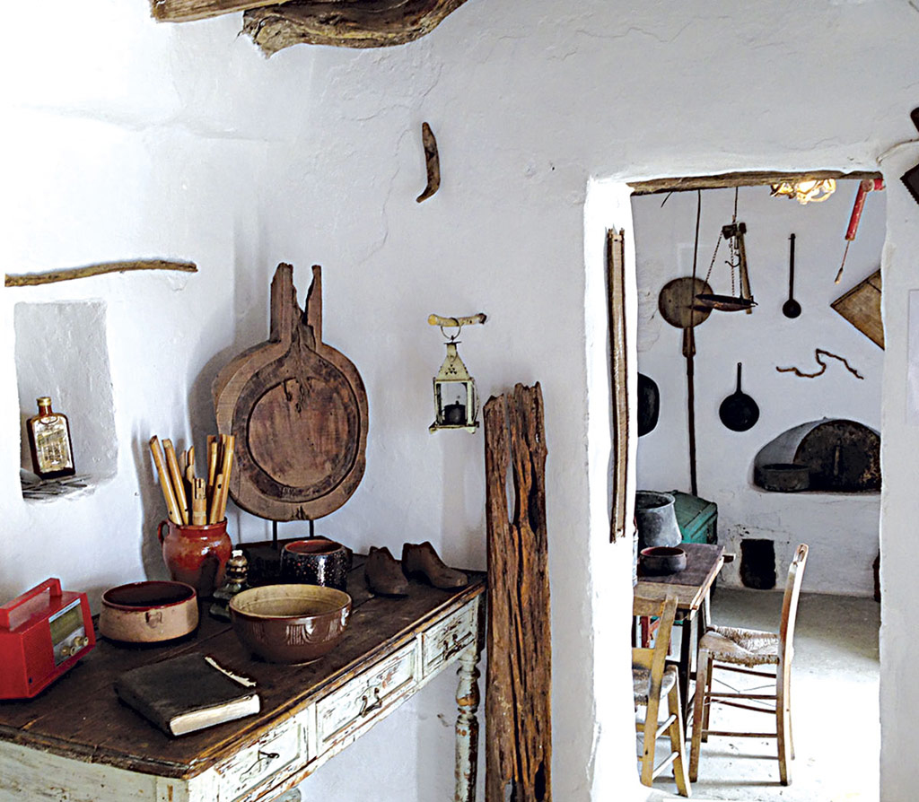 <h3>Explore Local Art and Folklore Museums</h3>